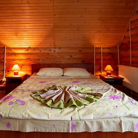 Guest house Gostynnyi Dvir Burkut Verkhovyna