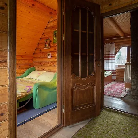 Guest house Gostynnyi Dvir Burkut Verkhovyna