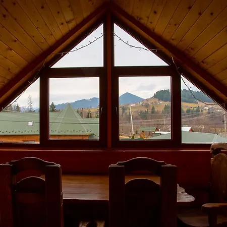 Guest house Gostynnyi Dvir Burkut
