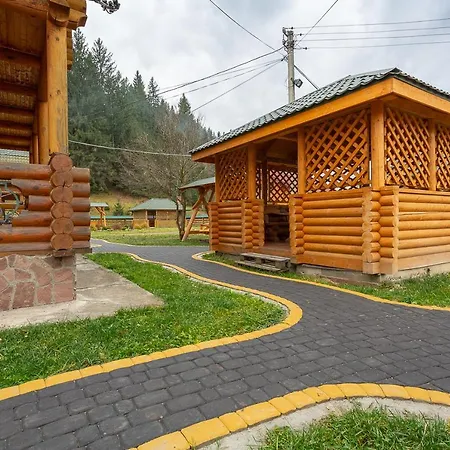 Gostynnyi Dvir Burkut Guest house Verkhovyna