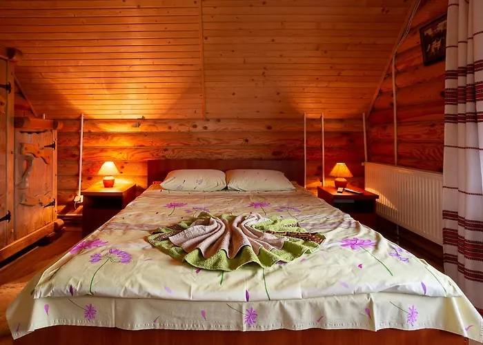 Guest house Gostynnyi Dvir Burkut Verkhovyna