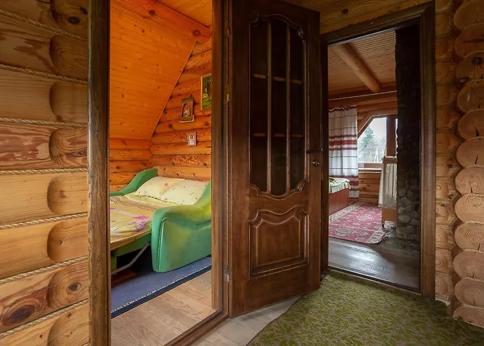 Guest house Gostynnyi Dvir Burkut Verkhovyna