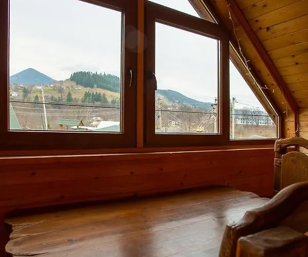 Guest house Gostynnyi Dvir Burkut